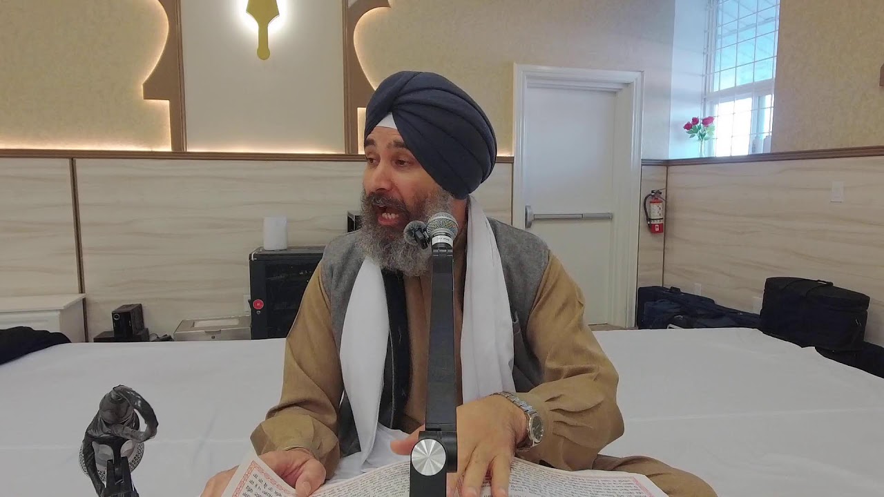 ਧਨਾਸਰੀ ਮਹਲਾ ੫ ॥ ਜਾ ਕਉ ਹਰਿ ਰੰਗੁ ਲਾਗੋ ਇਸੁ ਜੁਗ ਮਹਿ ਸੋ ਕਹੀਅਤ ਹੈ ਸੂਰਾ ॥