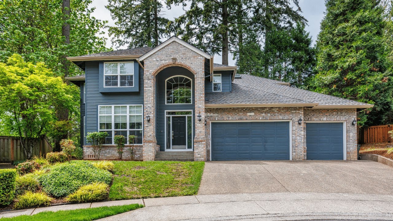 Home Tour Wellmaintained contemporary home! Listed by Green Buck