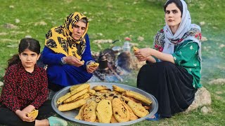 The life of Iranian nomads:Collecting wild garlic and the secret of baking stuffed bread/rural life