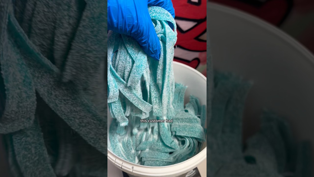 У этого покупателя была самая странная просьба насчет конфет… 🍭