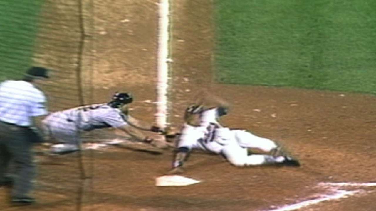 WS1992 Gm4: Borders hits a solo home run off Glavine 