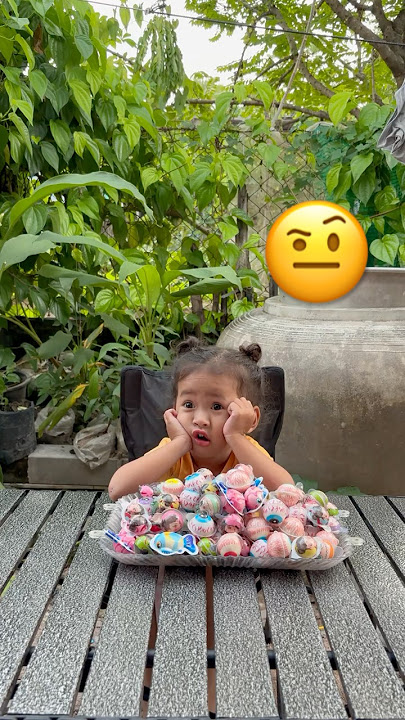 Cute baby is wondering what is happening🤔👧🤣🍭#viral #funny #shorts