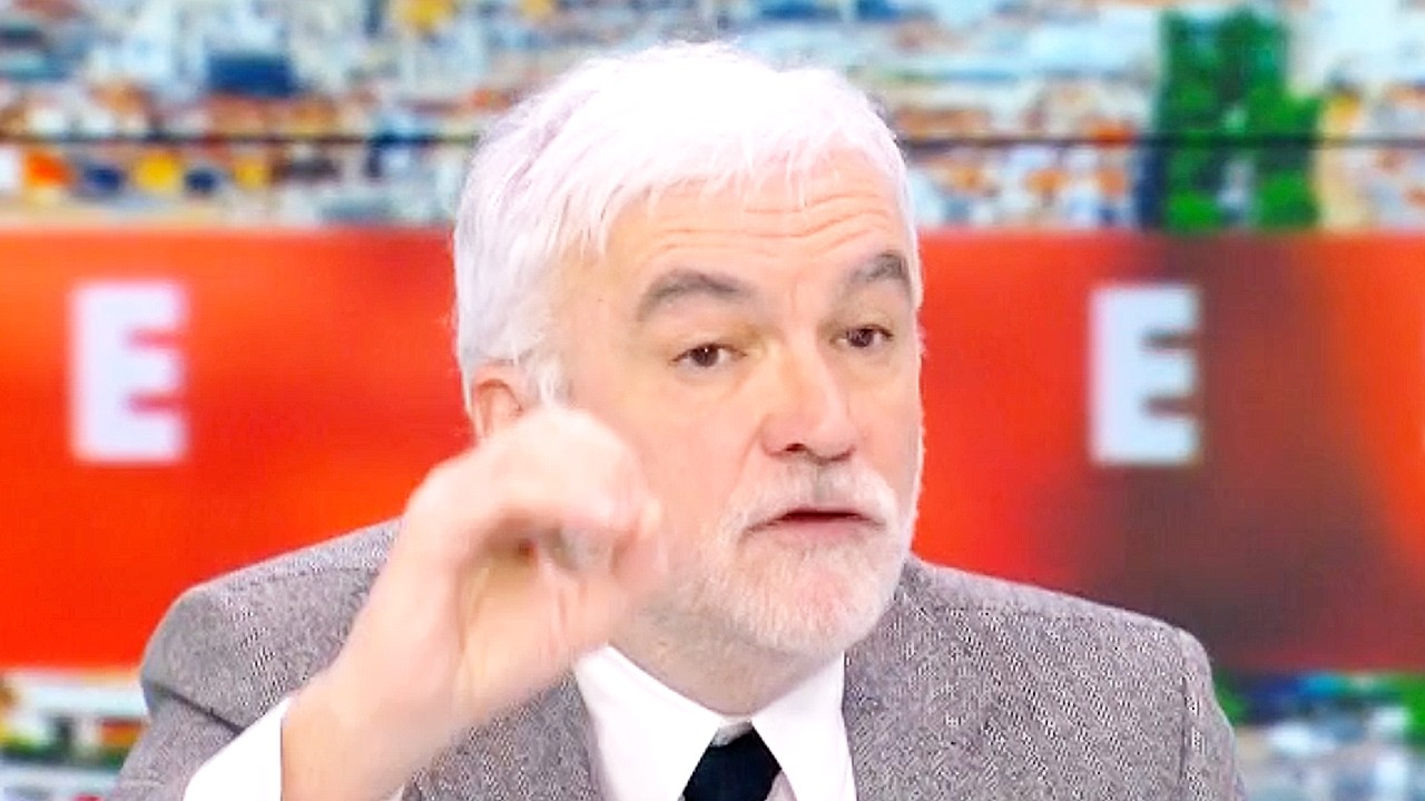 "Je n’en peux plus des petits marquis comme Sébastien Lecornu" (La grosse colère de Pascal Praud)