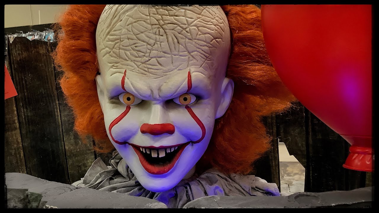 HALLOWEEN City + Party City HALLOWEEN 2019