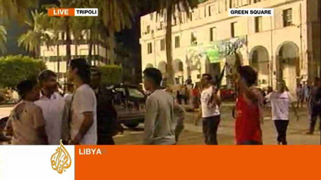 مراسل الجزيرة ينقل لكم مباشرة من طرابلس