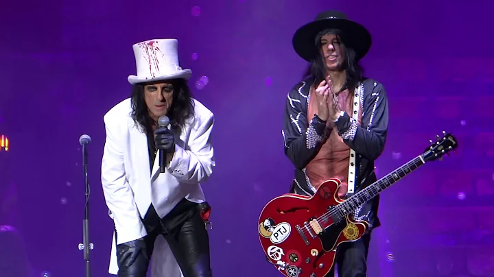 ALICE COOPER - SCHOOLS OUT w/ LZZY HALE , NITA STR...