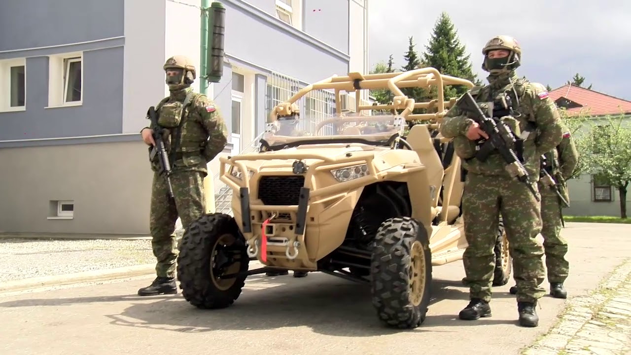 190528 Minister Gajdoš odovzdal elitným vojakom nové vozidlá