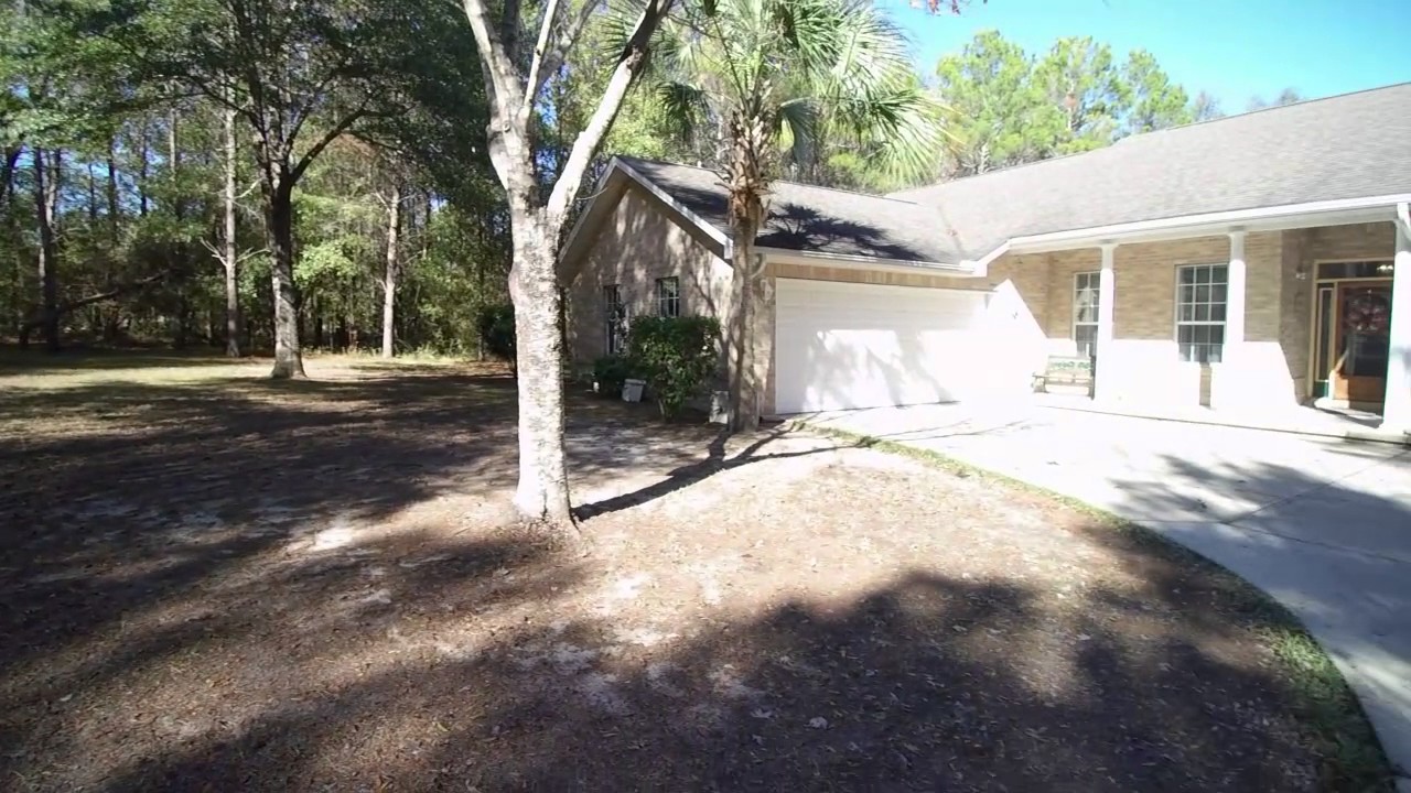 Lakefront Home In Chipley, Florida - Real Estate For Sale