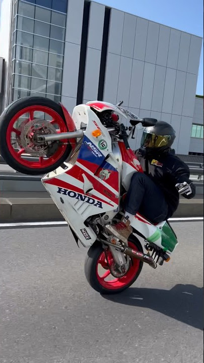 NSR250r Wheelie