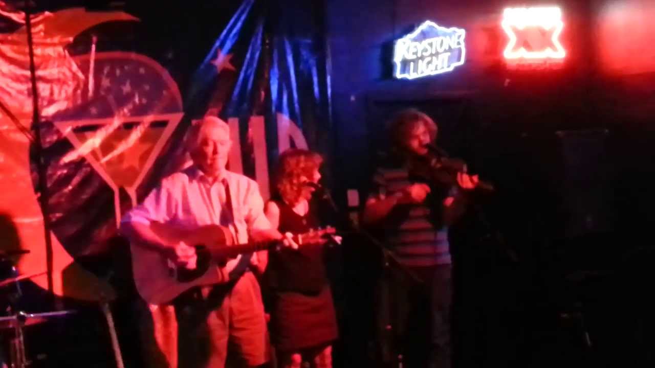 John Rogers performing "Faded Love" with his parents, Jack & Marymichael Rogers. bekijken op YouTube John Rogers performing "Faded Love" with his parents, Jack & Marymichael Rogers. bekijken op YouTube