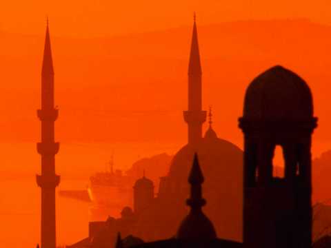 Hamam (The Turkish Bath) - Istanbul uyurken + Lyrics