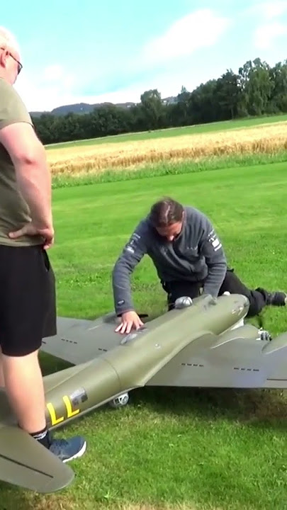 Fantastic RC ww2 bomber plane with 4 gas engines #rcplane #aircraft #bombers
