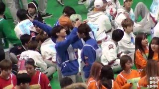 160118 아육대 방탄소년단(BTS) 뷔 머리 묶어주는 정국