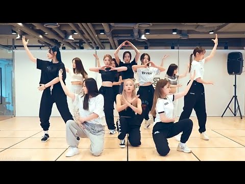 [LOONA - PTT (Paint The Town)] KPOP TV Show | #엠카운트다운 EP.716 | Mnet 210701 방송