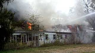 Newark ( OHIO ) Fire Dept, Working Fire Western Ave RED X building006.MOV