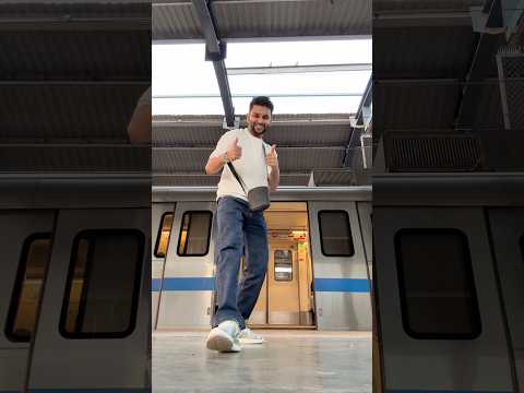 Metro me 2 lakh Nuksan ho Gya😂🤣 #metro #phone #funny #shorts