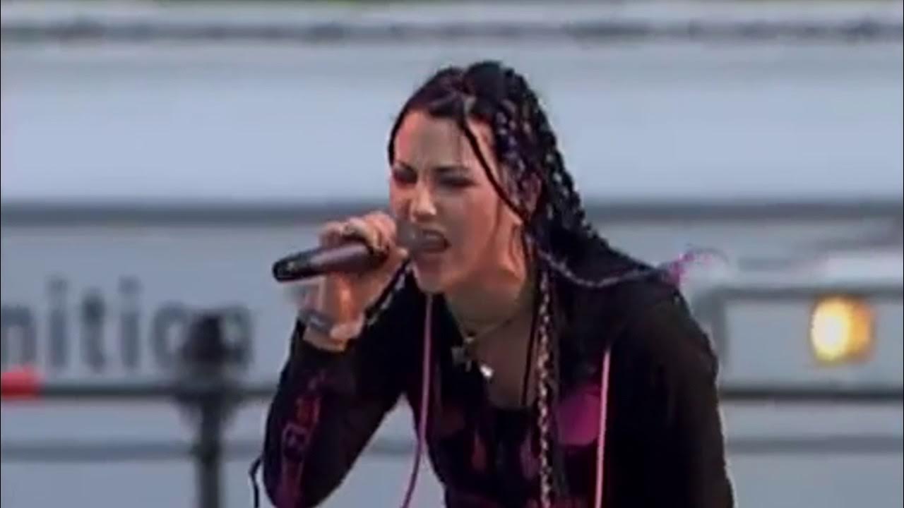 Evanescence taking over me. Эми ли evanescence rock am ring 2003 gif.