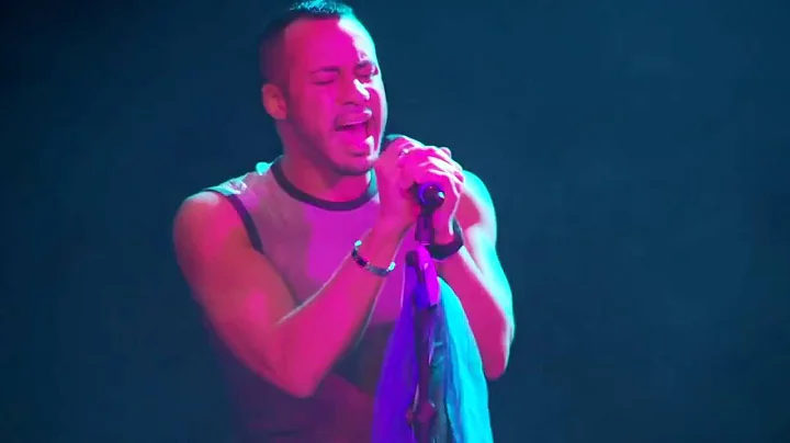 Jeffery Stephan performs "Stand Back" at Night of ...