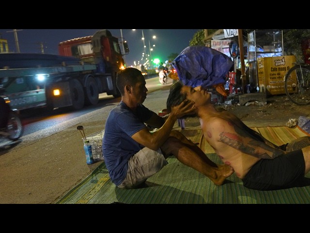 Dangerous $2 Highway Massage | Insane Street Massage ASMR Ho Chi Minh class=