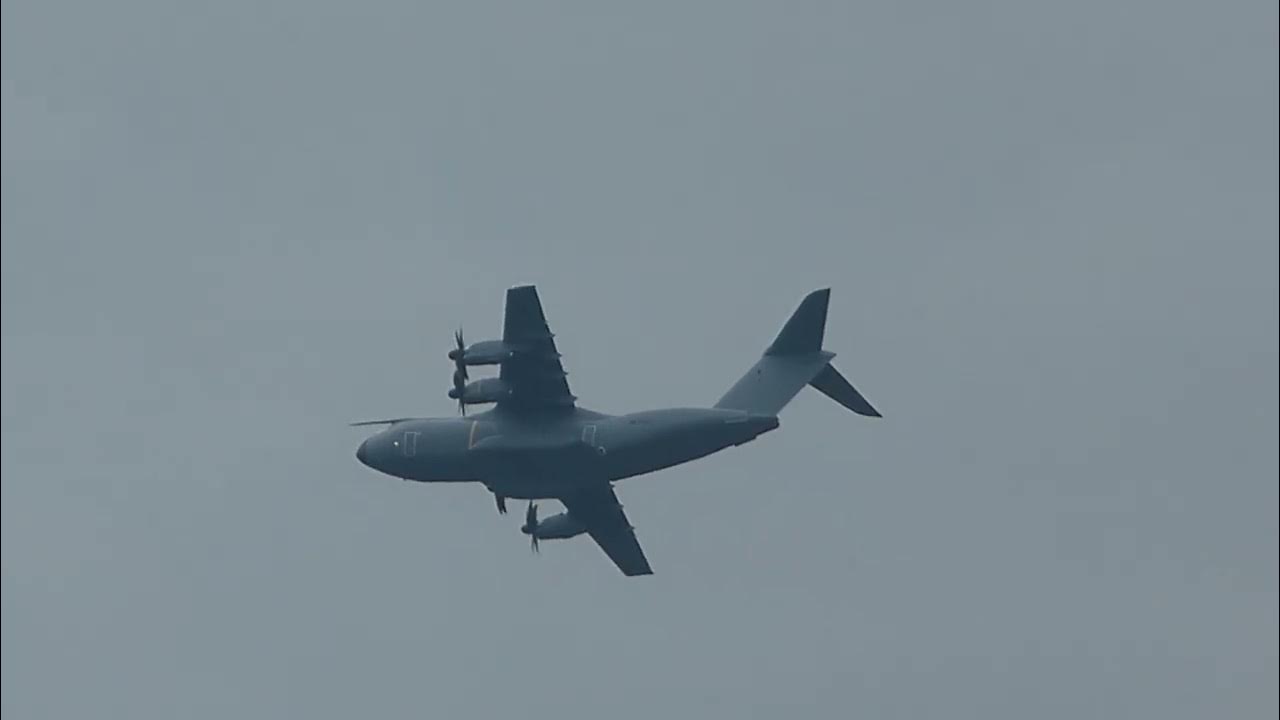 incredibly-low-plane-over-tops-of-houses-youtube