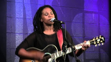 Ruthie Foster - Another Rain Song - Live at McCabe's