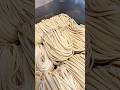 真っ黒ラーメンはこうして生まれる。人気店を支える背脂と自家製麺の仕込み