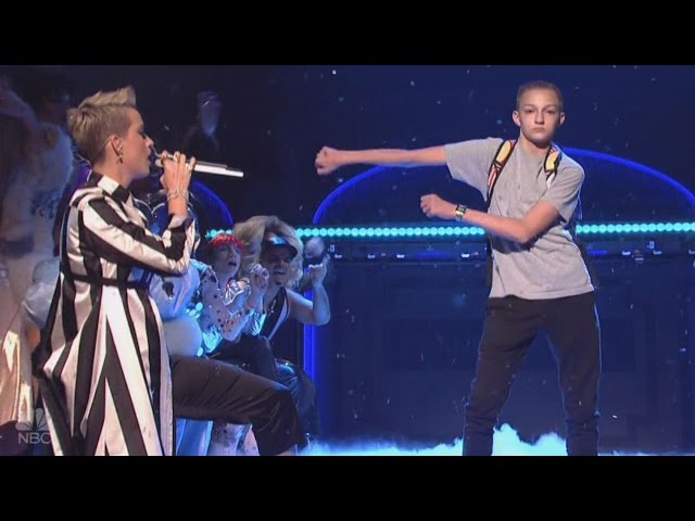 Meet the Dancing 'Backpack Kid' Who Stole Katy Perry's Spotlight on 'SNL' -  YouTube