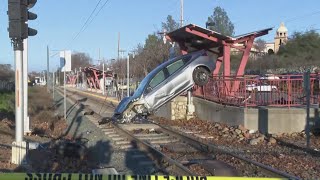 1 dead, 1 injured after pedestrian crash at Folsom light rail station