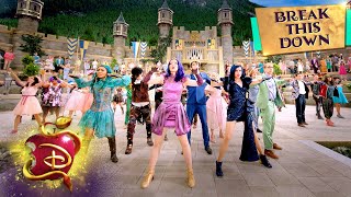 The Making of Break This Down! 💥| Descendants 3 Resimi