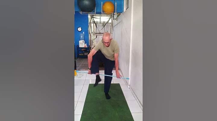 Desafio com Bastão: Consegue Passar as Duas Pernas? 💪 40+