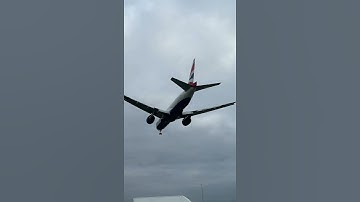 British Airways Boeing 777-200ER (BA82) Landing at London Heathrow 27L #shorts