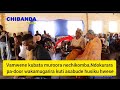 Akarara nemukadzi wemukoma, Amwene kubata muroora nechikomba