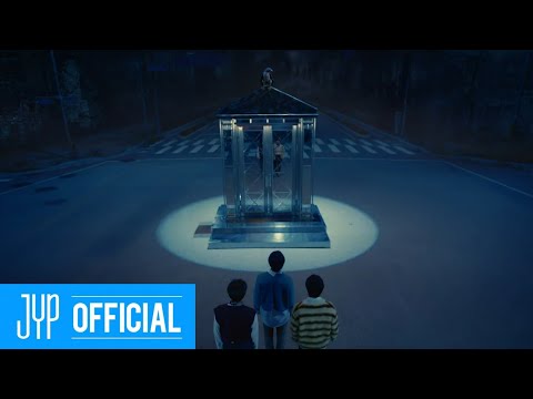 Stray Kids (스트레이 키즈) - \