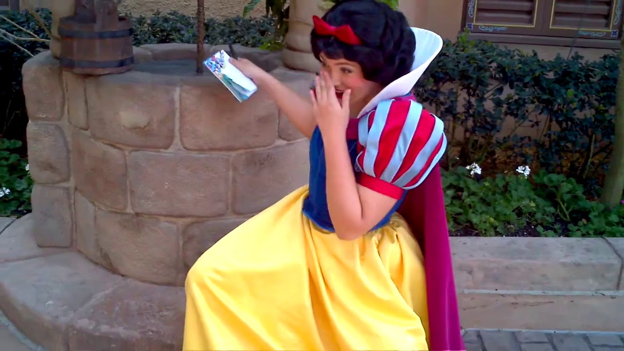 A kiss from Snow White - YouTube