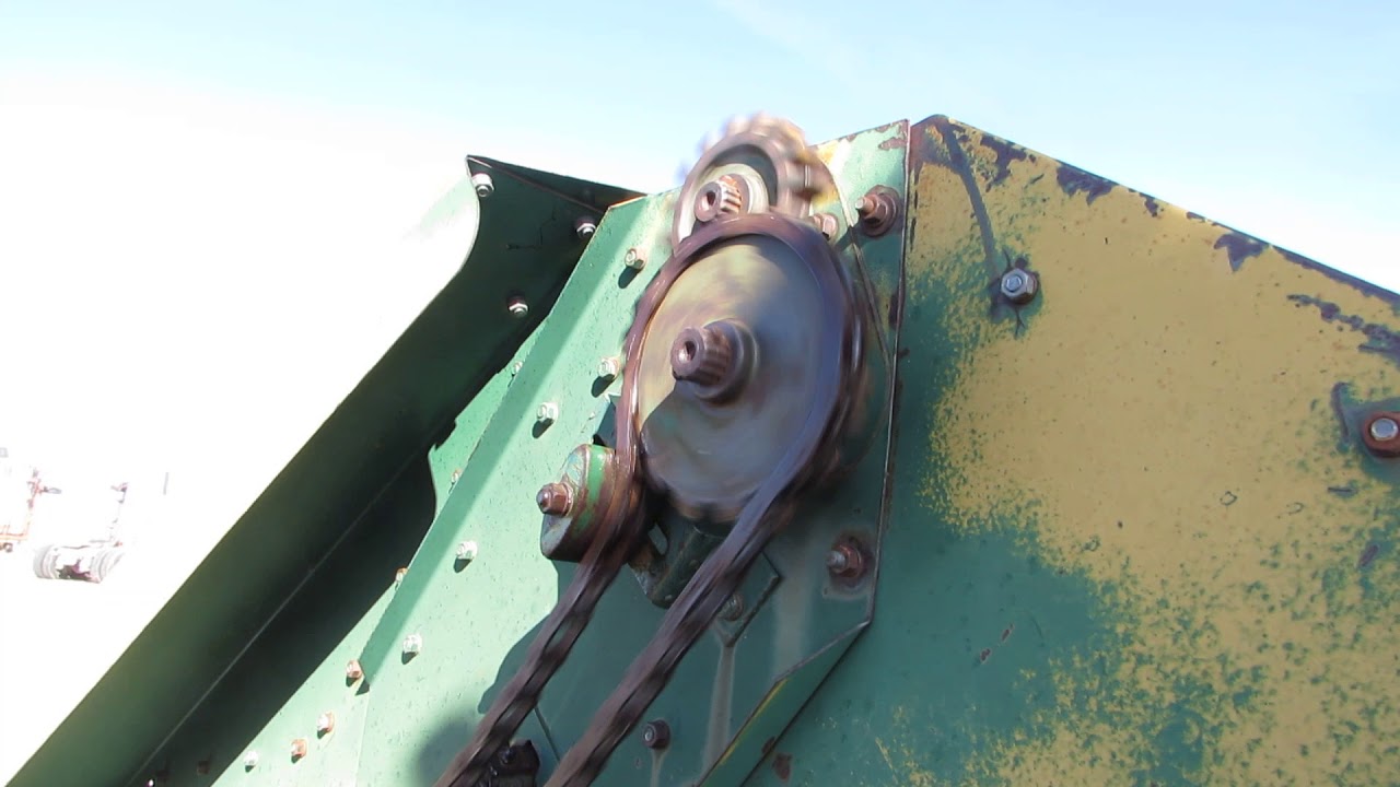 New Idea 325 2 Row Corn Picker Sells On BigIron 4-4-18