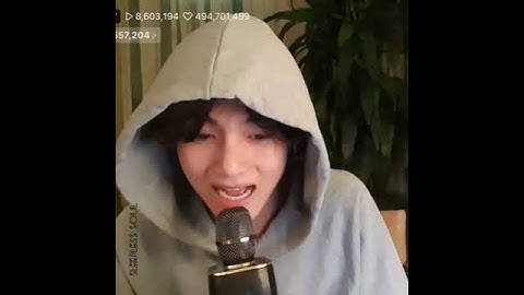 Taehyung singing Euphoria which he says, it