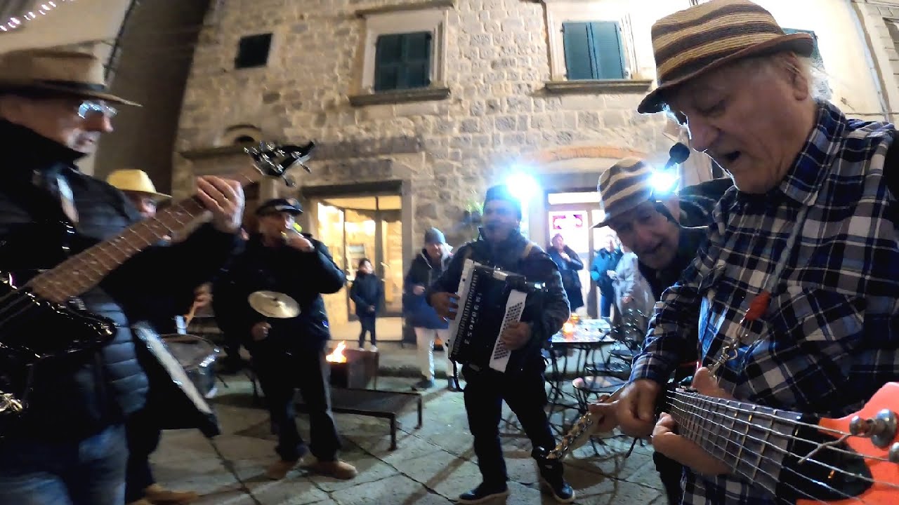 Gli imprevedibili, caotici, incoerenti Squallidos non li ferma neanche il freddo di Santa Fiora.