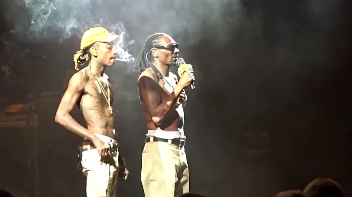 Snoop Dogg & Wiz Khalifa - Young, Wild & free(LIVE) 8-14-2016 Cleveland, OH