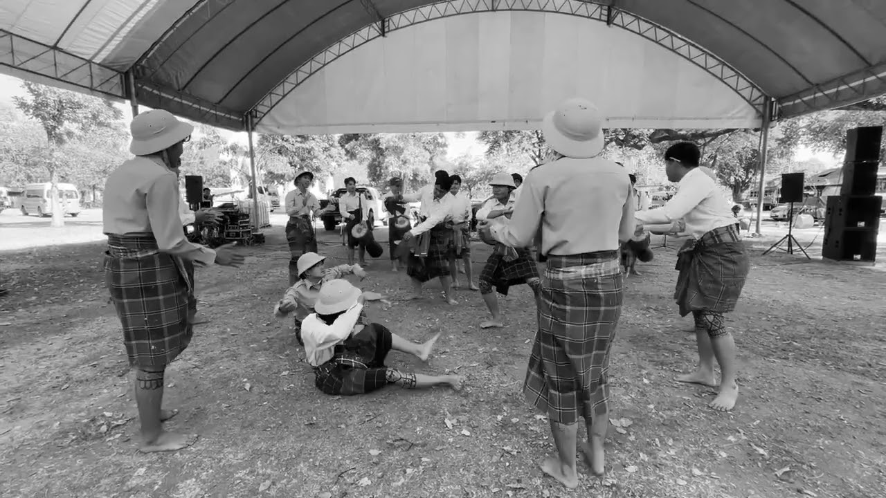 ฟ้อนลาวกาว กลองยาวโบราณ