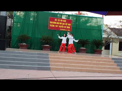 múa hoa rơi 12a1 trường thpt NGUYỄN CHÍ THANH