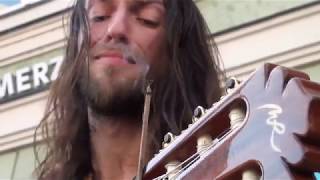 Estas Tonne , 