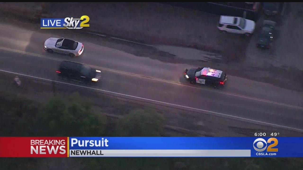 Stolen Car Suspect Flees From Police With Flattened Tires - YouTube