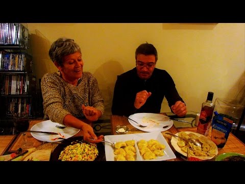 Франция.ФРАНЦУЗЫ ПРОБУЮТ РУССКУЮ ЕДУ
