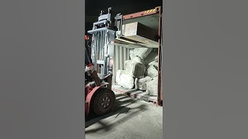 The process of rubber loading into the container and bouncing off