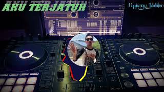 Download Lagu DUGEM REMIX - AKU TERJATUH MP3 Download Lagu DUGEM REMIX - AKU TERJATUH MP3