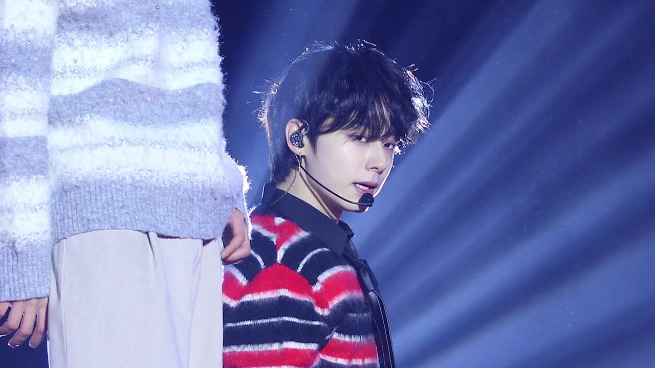 241118 원어스 환웅 - 쉽게 쓰여진 노래 (A Song Written Easily) 직캠 @트리 점등식