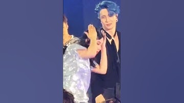 Thumbnail of 薛之谦演唱会上出现搞笑一幕，伴舞不听指挥自娱自乐太嗨了