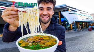 WORLD’S LARGEST 7ELEVEN (Eating Everything)!