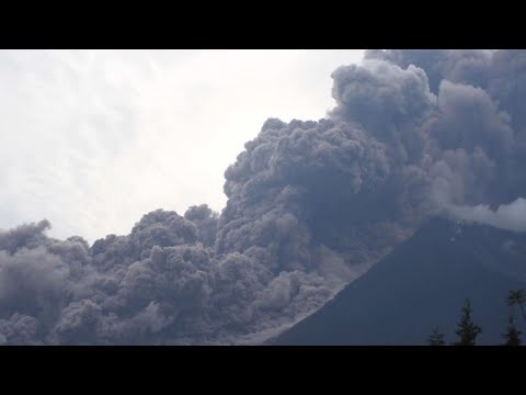 Vidéo: Le Volcan De Fuego Au Guatemala Fait Au Moins 25 Morts