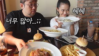 갑자기 찬영쿤이 한턱 쏜다네요??? 너무 많이 시켜서 먹다가 지친 멤버들...